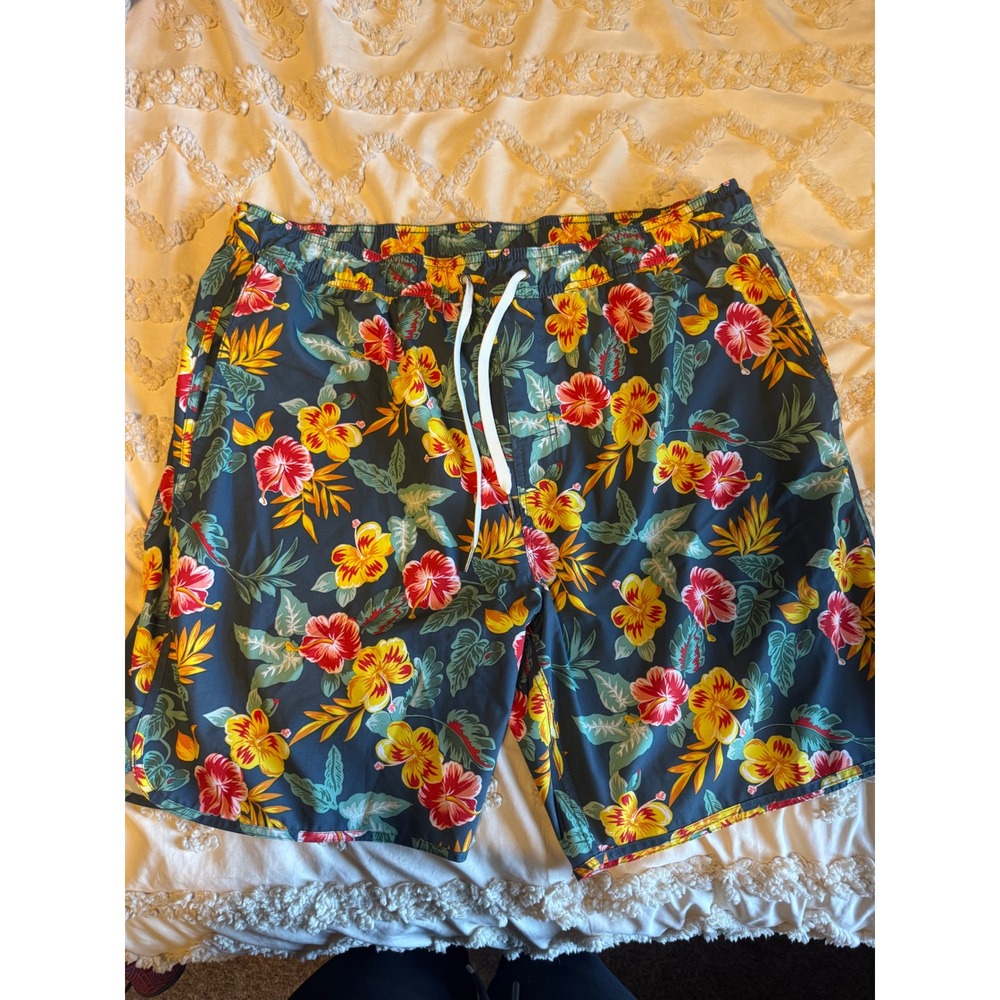 Fair Harbor Mens Size 34 Blue Tropical Hibiscus Floral Swim Trunks 8"